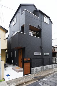 【黒と木目が基調の「男前スタイル」 Vol.1　横浜市・Nさま】