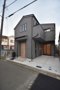 【建て替えと住み替えのメリット・デメリット】